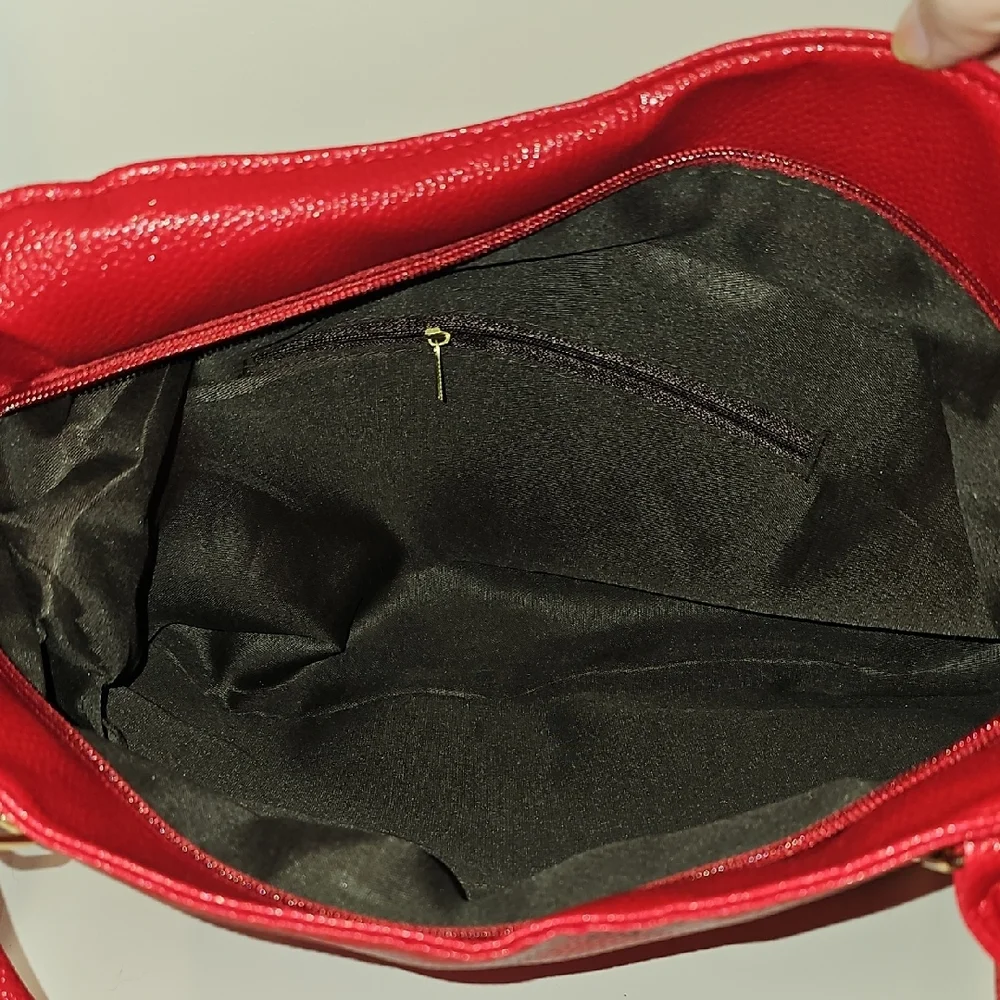 Boutique | Vibrant Fashion Red Shoulder Bag - Picture 3 of 6